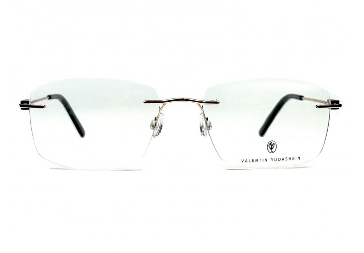 Valentin Yudashkin 1285 c1