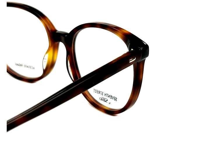 Seventh Street 611 086