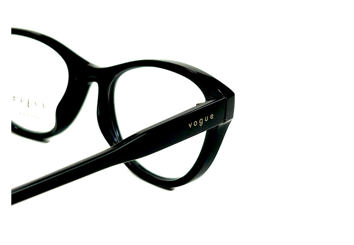 Vogue 5703 W44